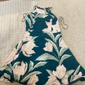 Dynamite green dress